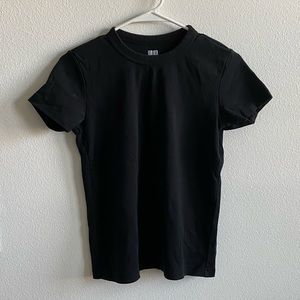 UNI QLO 100% Cotton Tee Shirt Size Small